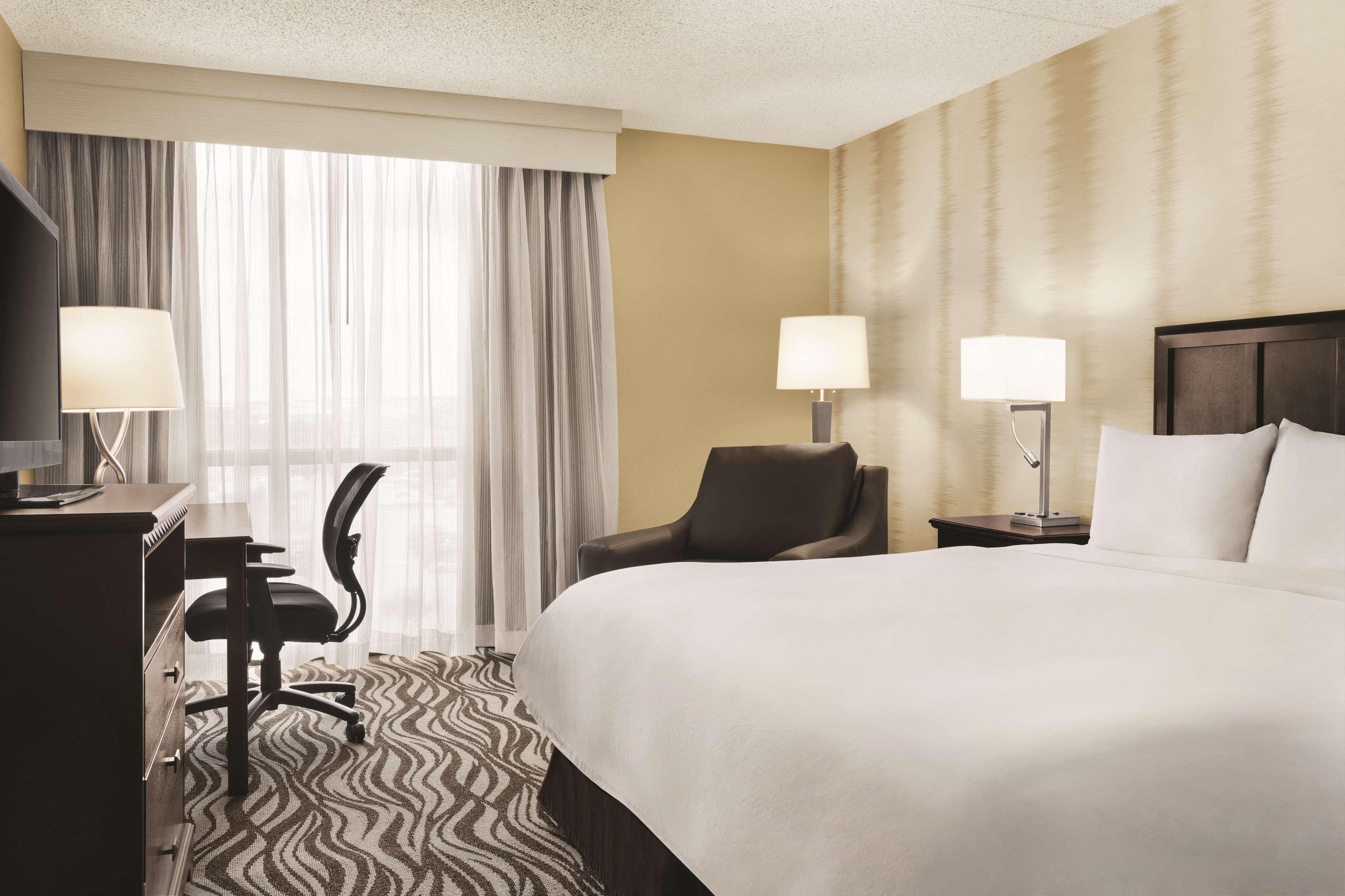 Radisson Hotel Fort Worth North-Fossil Creek Bagian luar foto